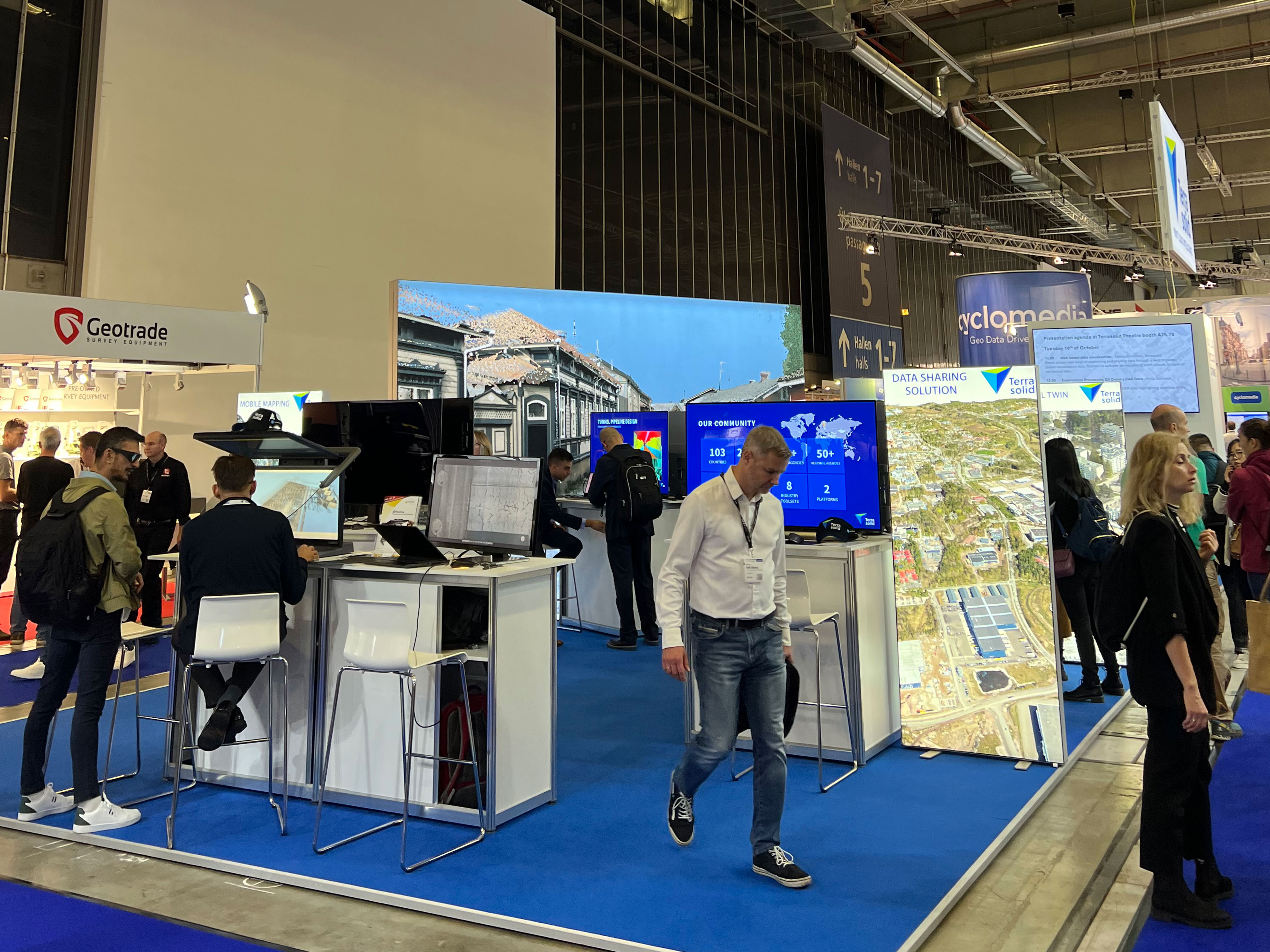 Schneider Digital Review INTERGEO 2023: 3D PluraView live